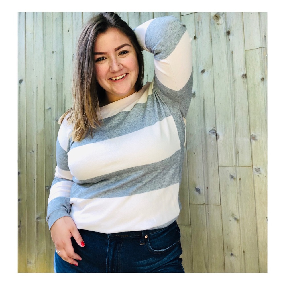 Fitted Striped Scoop Neck Sweater - Pink and Grey